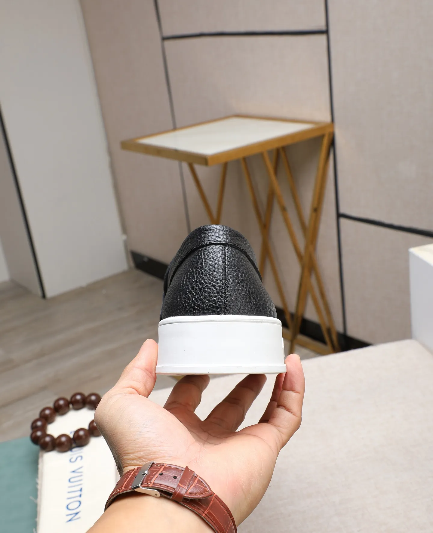 Men's shoes 💰440 📛📛【LOUIS VUITTON】Louis Vuitton official website synchronized new products 👟Milan fashion catwalk style 🇰🇾🇰🇾LV family logo, celebrity style, a must-have for fashionistas ⚠️First-layer calfskin ➕Genuine leather lining ➕Official website original version special outsole 👞Number 38-44